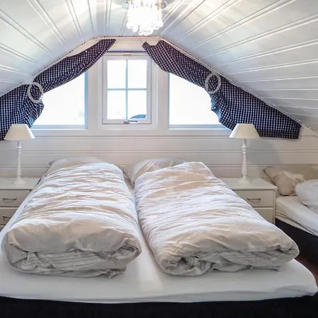 5 Bedroom Cozy In