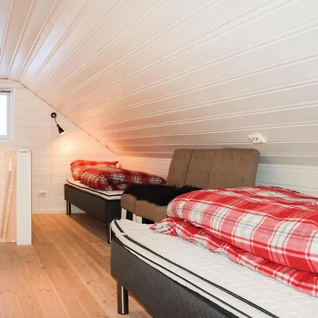 5 Bedroom Cozy In Vakantiehuis *