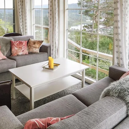 5 Bedroom Cozy In *